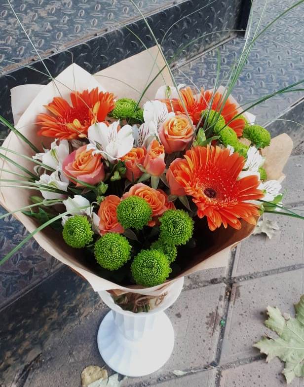 Букет цветов из: Герберы, Хризантемы, Альстромерии и Розы в Введенское