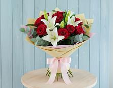 Букет цветов из:  Лилии и Розы в Введенское