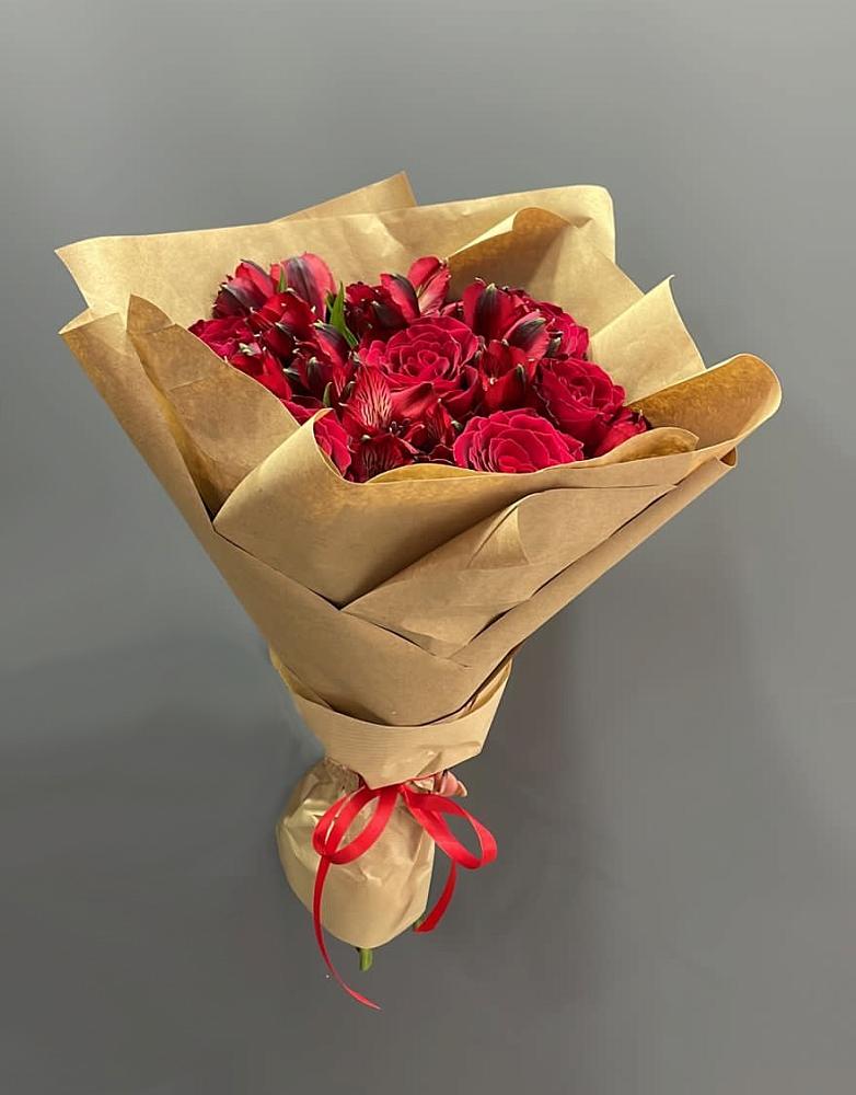 Букет цветов из: Альстромерии и Розы в Введенское