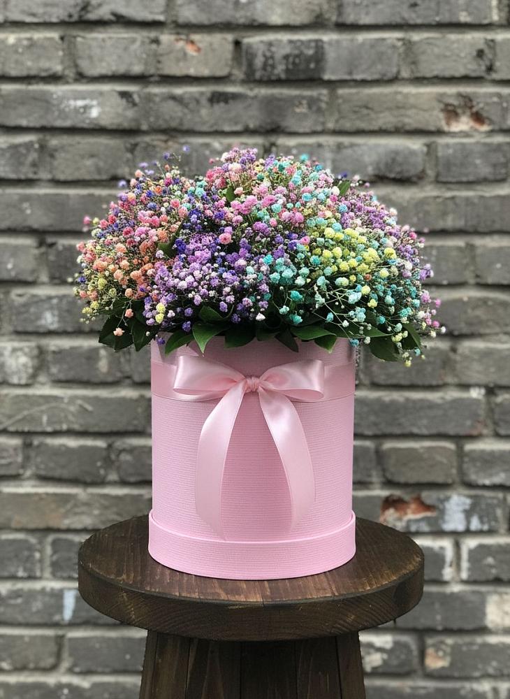Цветочная композиция из Гипсофила и Розы в шляпной коробке в Введенское