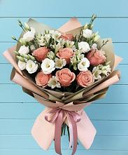 Букет цветов из:  Розы, Альстромерии и Лизиантусы #REPLACE_PRED# Введенское