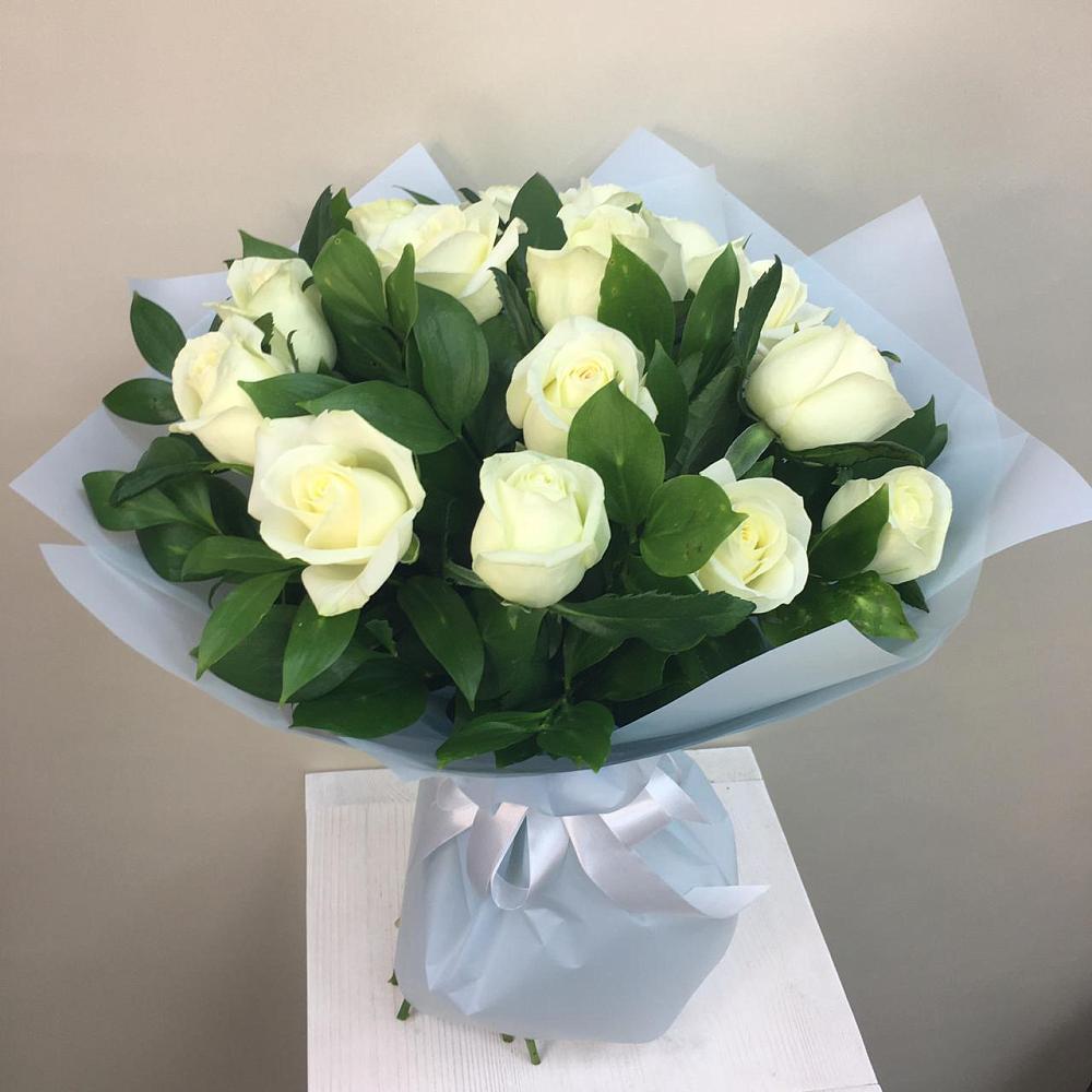 Букет 15 Белых роз Проуд в Введенское