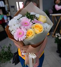Букет цветов из:  Герберы, Розы и Хризантемы в Введенское