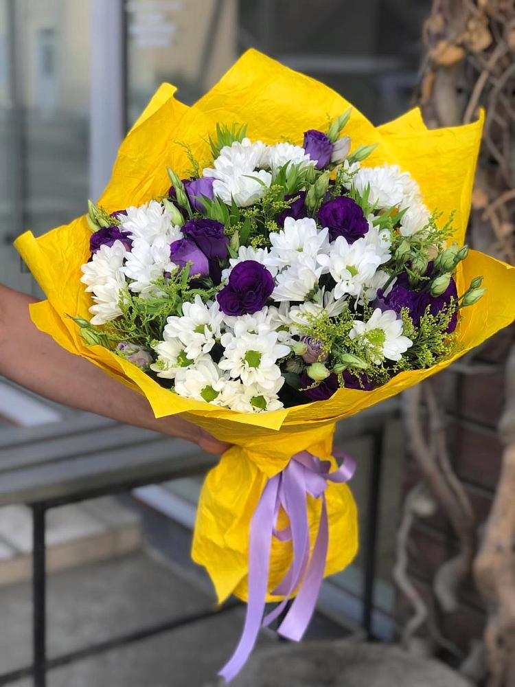 Букет цветов из: Ирисы, Хризантемы и Ромашки в Введенское