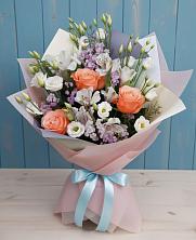 Букет цветов из:  Лизиантусы, Розы, Альстромерии и Гипсофила в Введенское