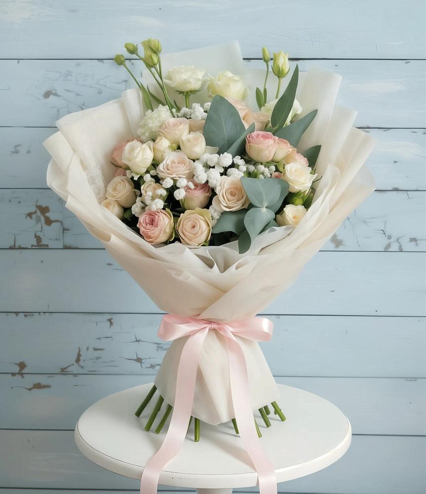 Букет цветов из: Розы и Лизиантусы в Введенское