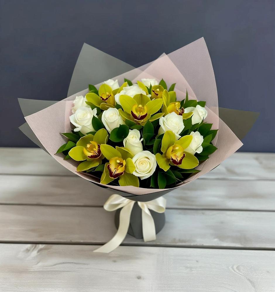 Букет цветов из: Орхидеи и Розы в Введенское