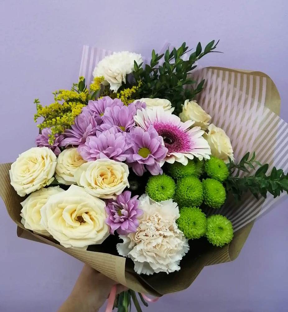 Букет цветов из: Хризантемы, Розы, Гвоздики и Герберы в Введенское