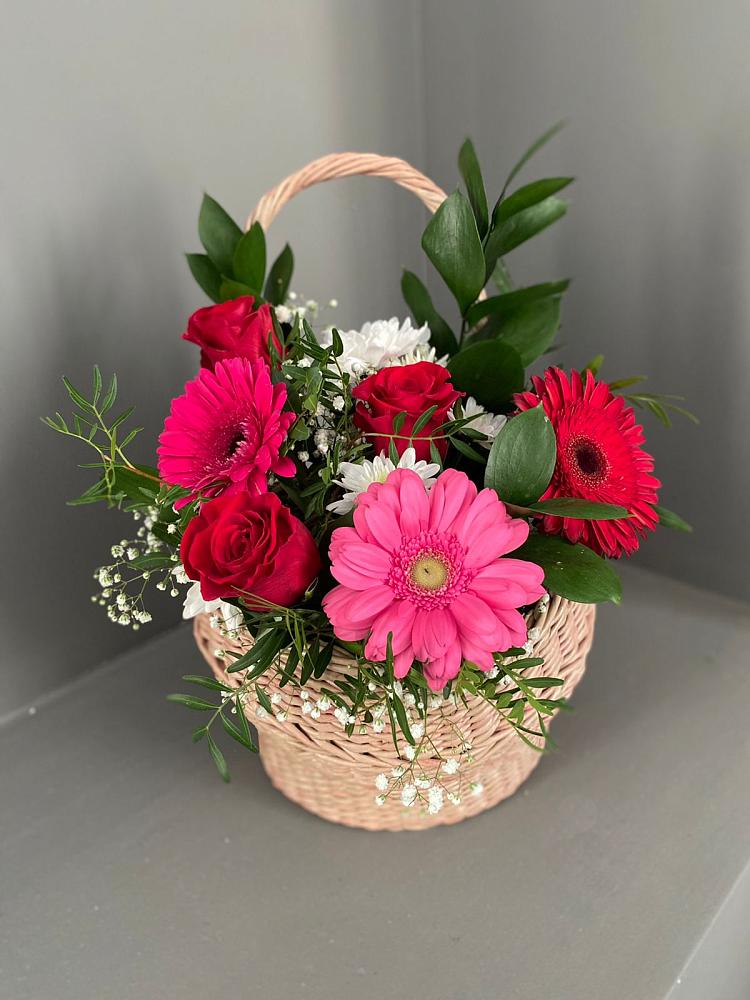 Цветочная композиция из Розы, Хризантемы и Герберы в корзине в Введенское