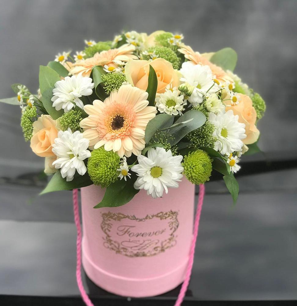 Цветочная композиция из Розы, Герберы и Хризантемы в шляпной коробке в Введенское