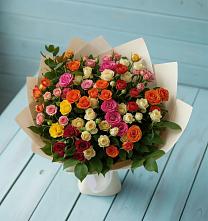 Букет Микс из разноцветных кустовых роз в Введенское