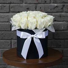 Цветочная композиция из Розы в шляпной коробке в Введенское