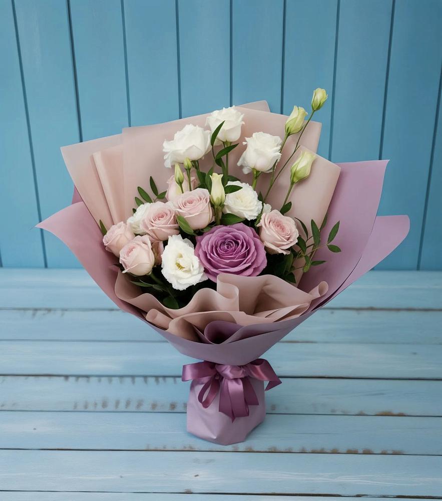 Букет цветов из: Розы и Лизиантусы в Введенское